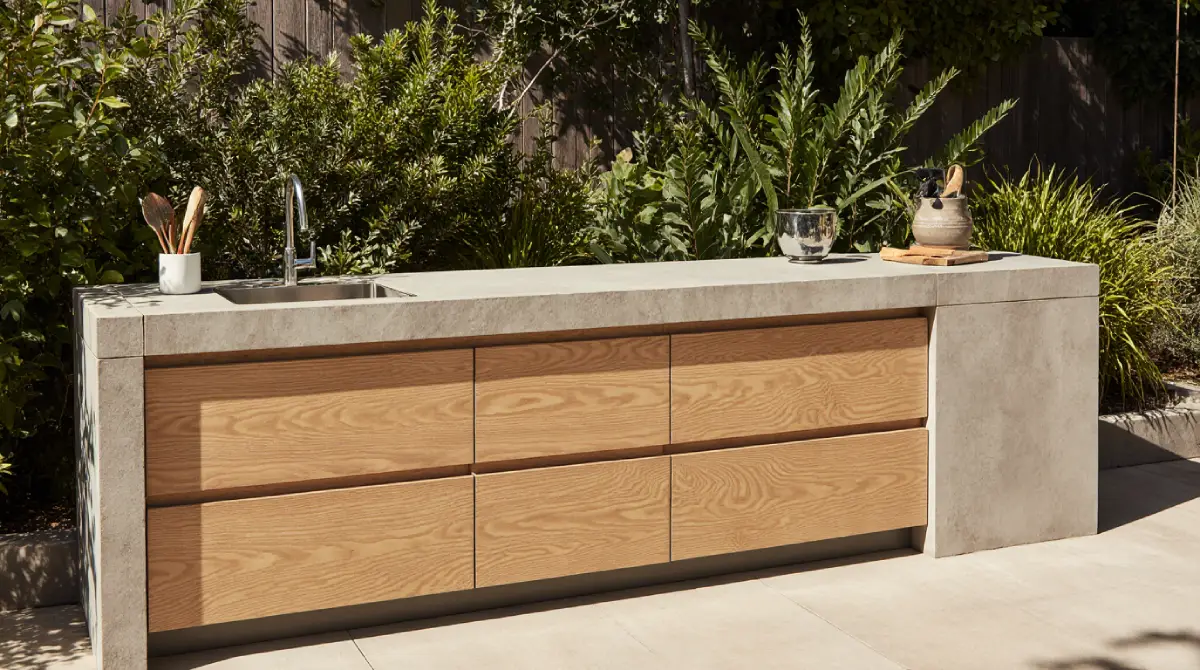 outdoor mud kitchen ideas backyard DIY setup